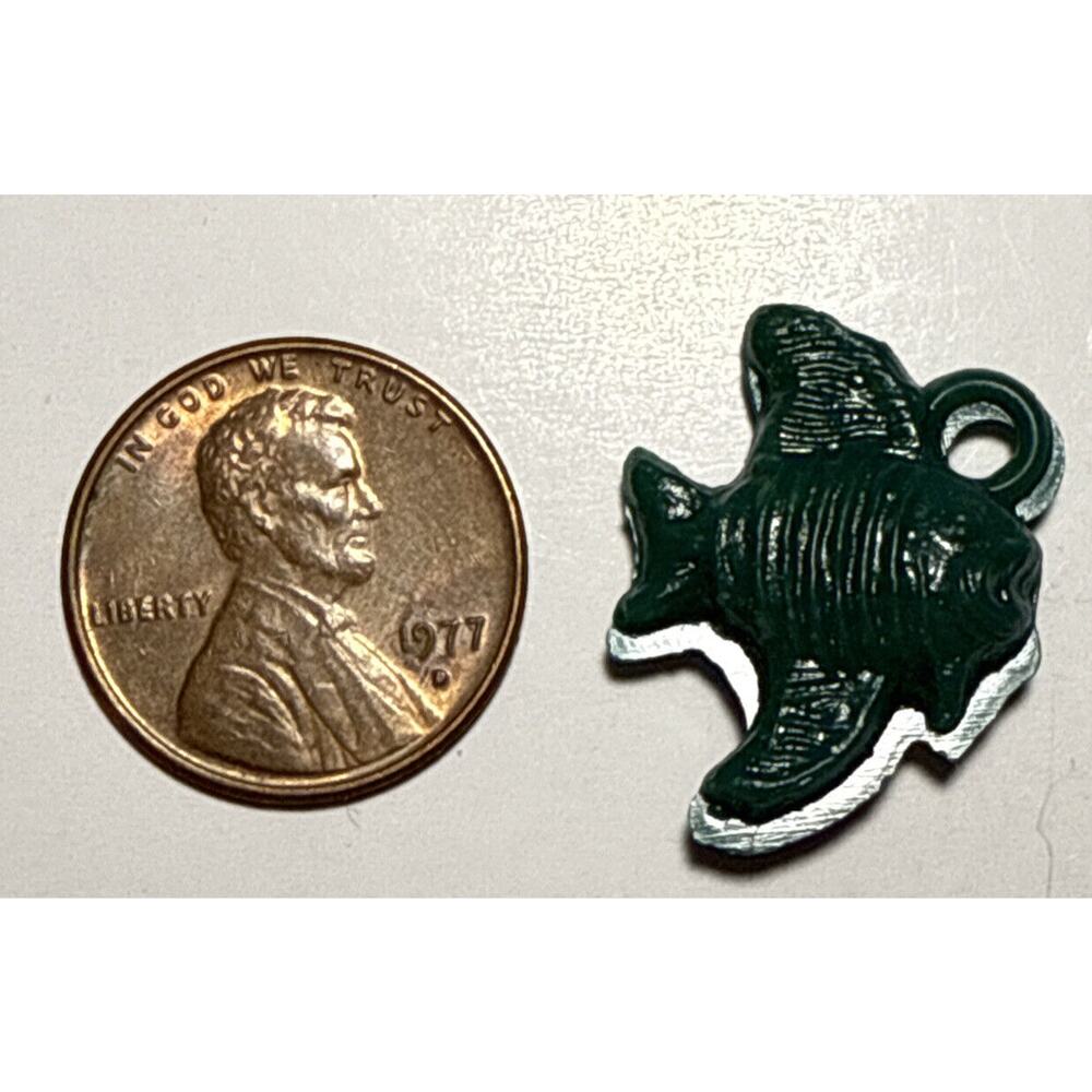 Vintage Cracker Jack Green‎ Fish Celluloid Charm 1D